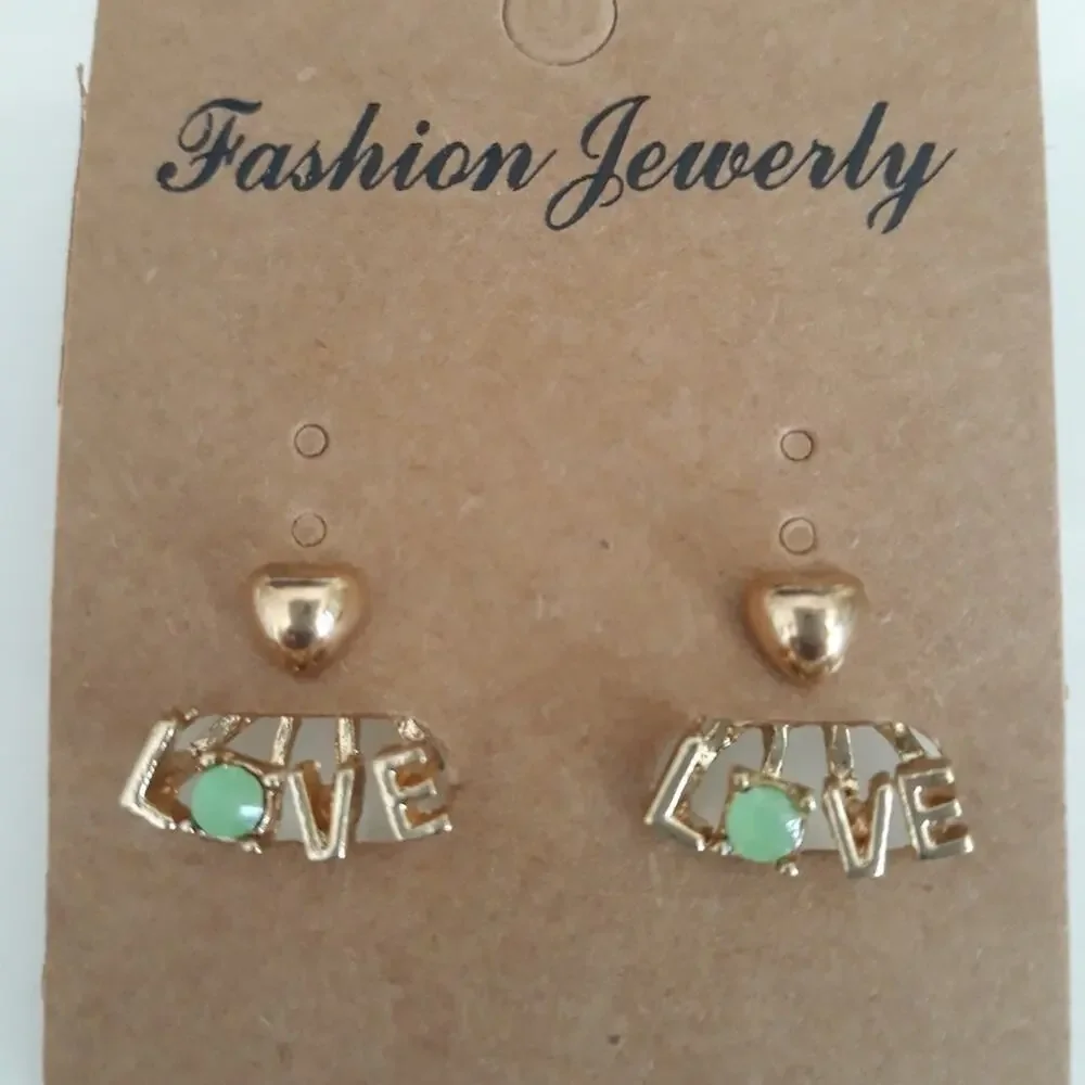 N/A earrings heart